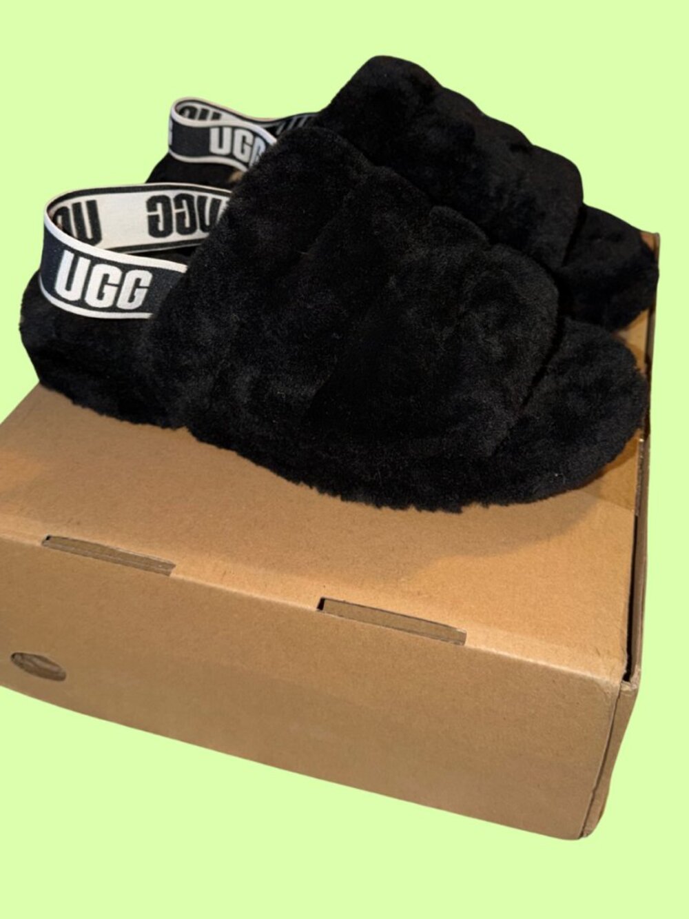 UGG - Sheepskin Fluff Yeah Slide in Black Size 9